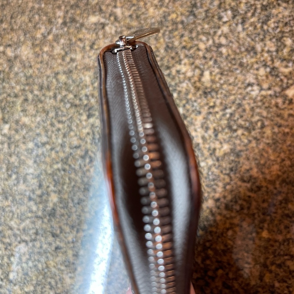 Michael Kors Silver Wallet - Picture 6 of 9